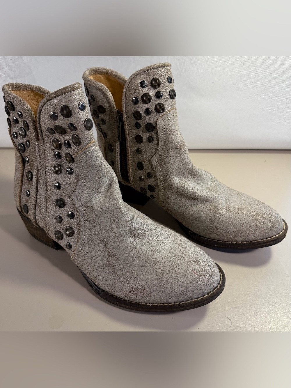 Womans Corkys Girl Grey leather Bootie Sz 8